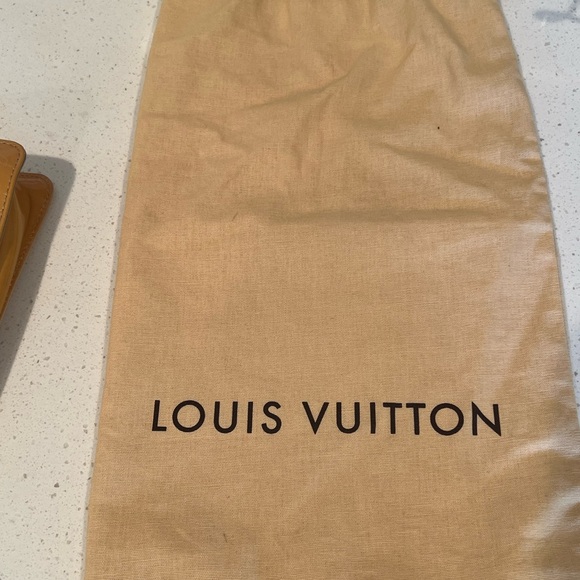 Louis Vuitton Monogram Vernis Lexington Pouchette - Picture 12 of 16